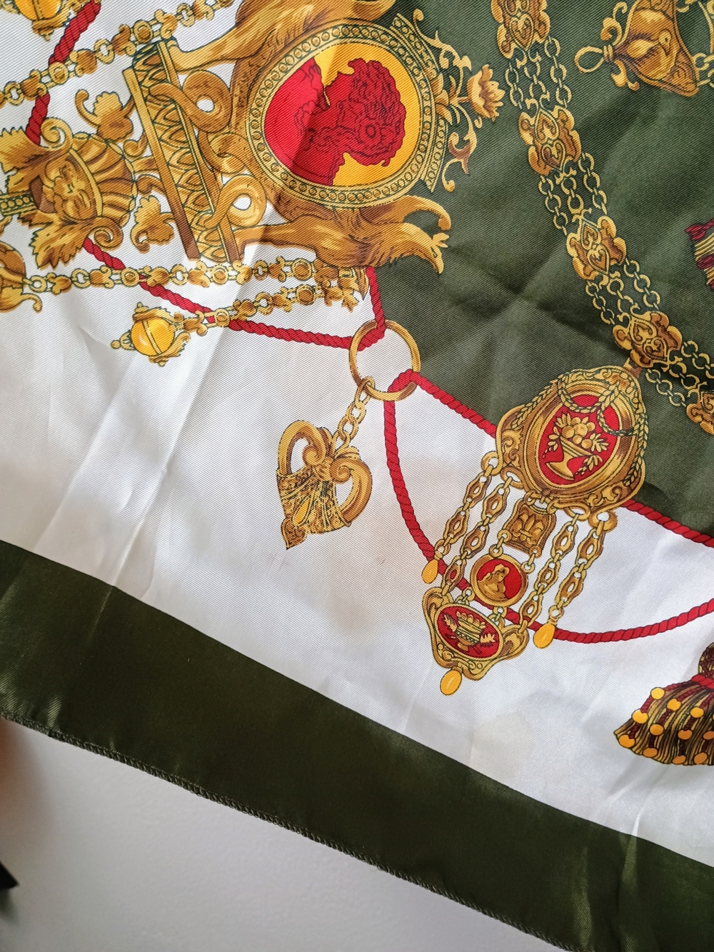 Hermes Green, White & Gold Silk Scarf with Ornate Medallion Design - Vintage - Picture 10 of 10